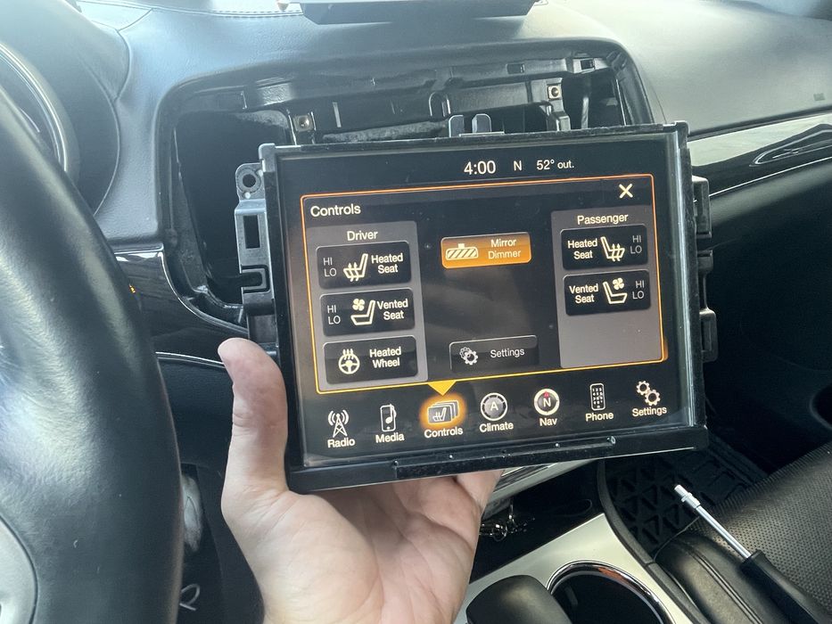 Навигация HARMAN Ucconect JEEP 8.4, BG карта и четни радио честоти