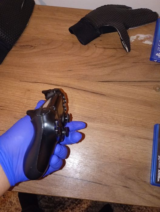 Vând console PS4