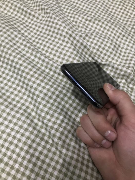 Продам Айфон 11 про