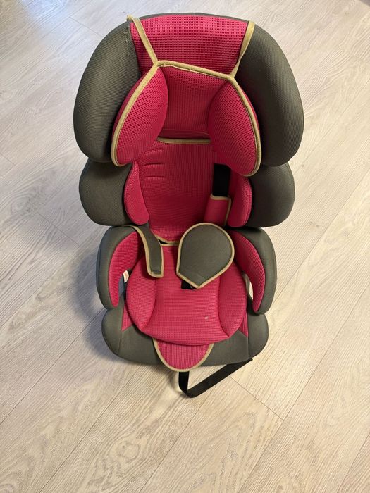 Vând scaun auto gold-baby