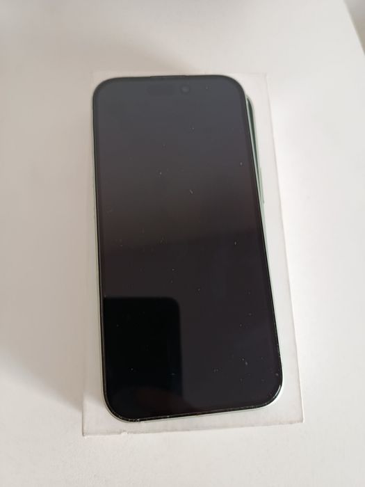 Apple iPhone 15 green