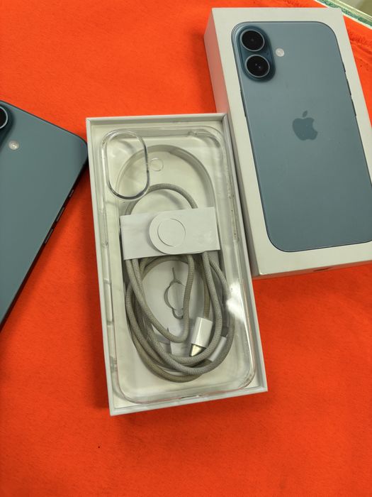 Iphone 16 128gb емкость 93%