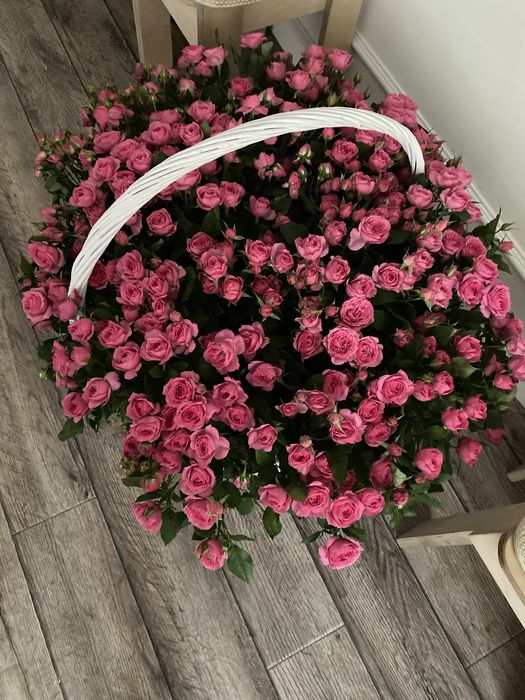 Корзинка кустовых роз