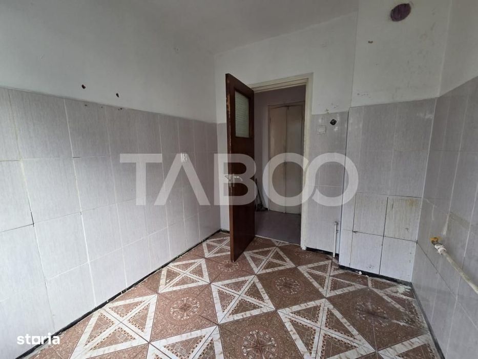 Apartament 2 camere semidecomandat zona V.Alecsandri se accepta schimb