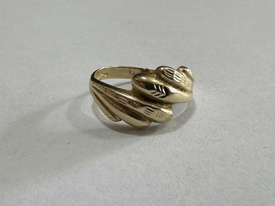 Продавам дамски златен пръстен 14K (585), 2.66 г