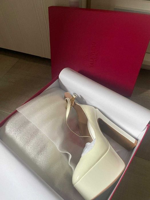 Pantofi cu toc si platforma Valentino Garavani