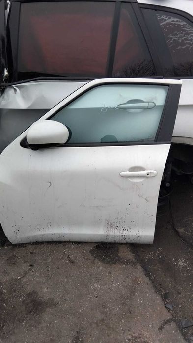 Usa stanga/dreapta fata Nissan Juke an 2011