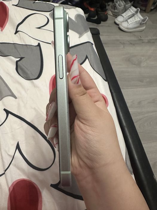 vand iphone 15 simplu verde 256gb