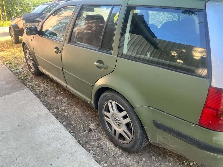 Vând golf 4 sau dezmembrez