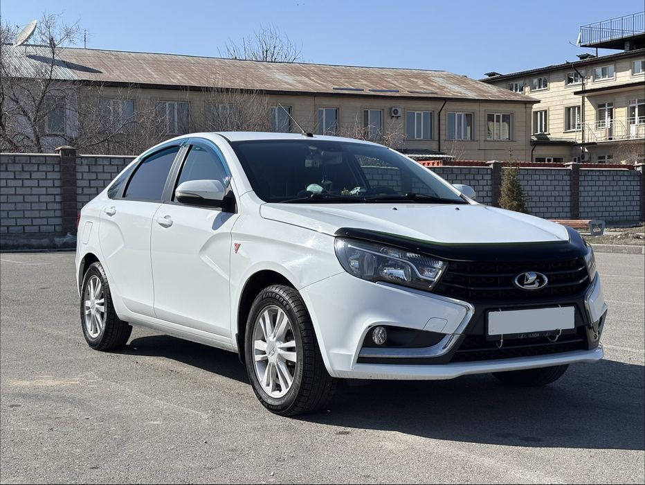 Lada Vesta 2017 года, максимальная комплектация