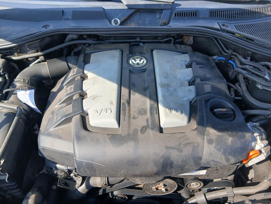 VW Touareg 3.0 TDI V6 ,224 к.с. ,автомат,60 броя на части.