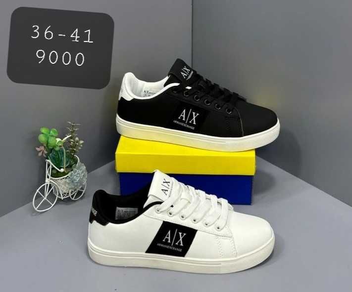 Продам обувь детскую