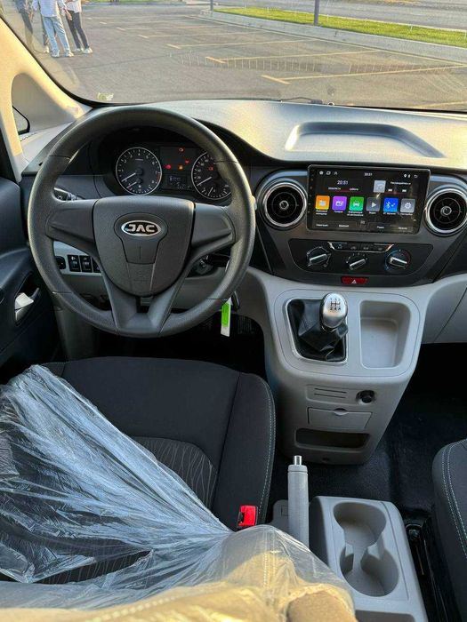 JAC M3 Har tomonlama qulayliklarga ega MINIVEN