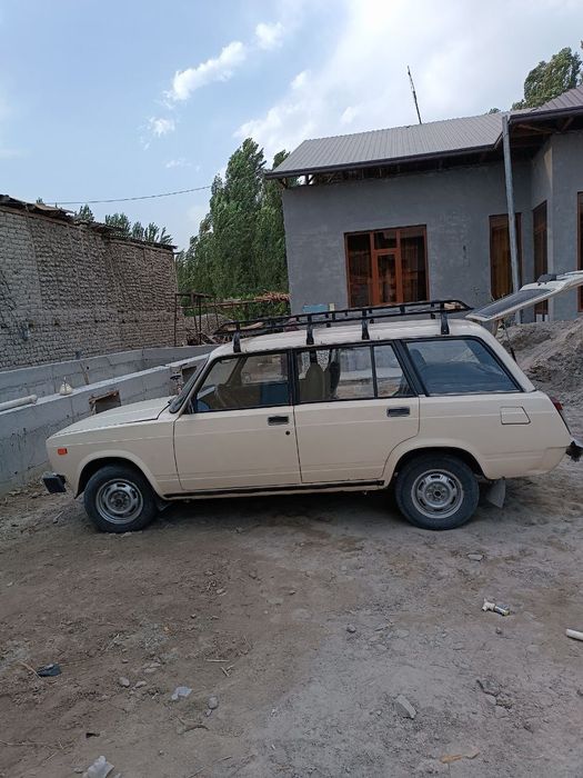 Jiguli sotiladi 2104