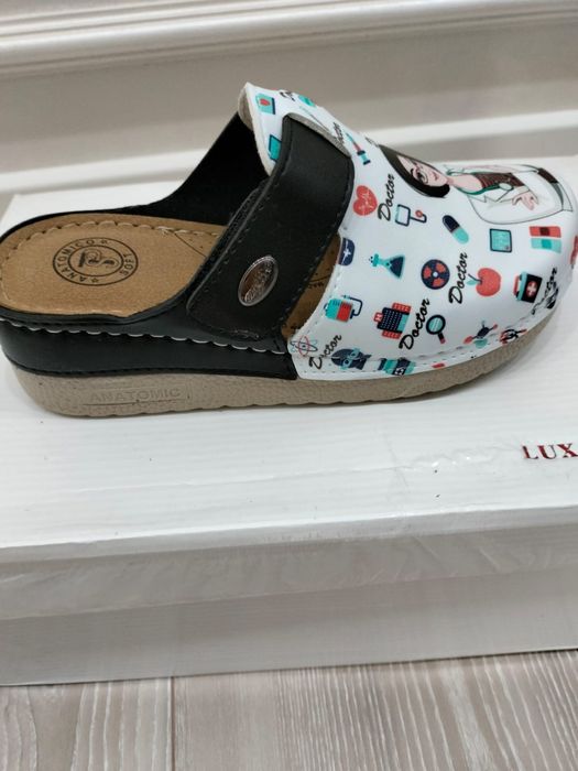 Женская обувь.    .