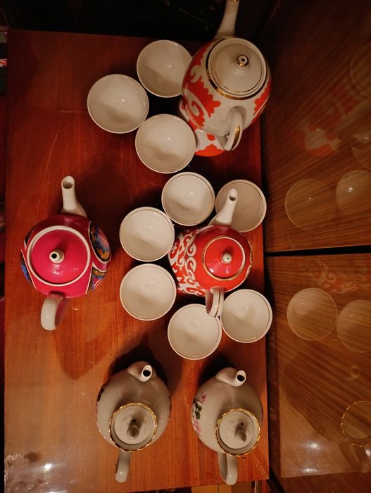 Чайники,касушка,пиалушки.