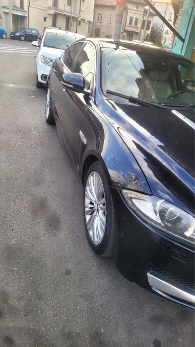 Jaguar XF luxury line