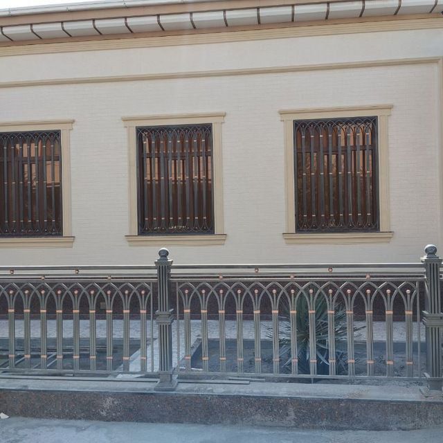 Temir eshiklar va panharalar