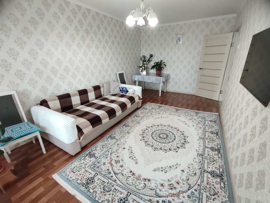 Продается 3-комн (9-13, 1 эт) с ремонтом