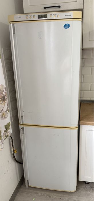 Продам холодильник Самсунг