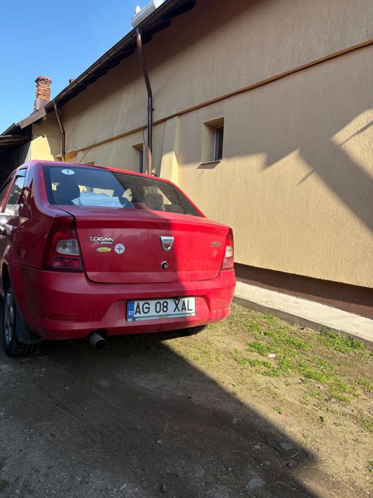 Vând Dacia Logan