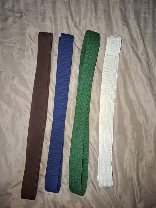 Centuri karate, alba, verde,maro și albastra