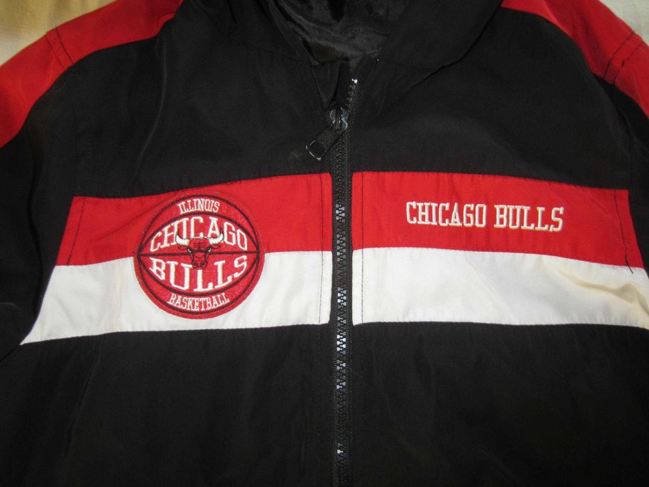 Geaca copil NBA Chicago Bulls, masura 145 ( 10-11ani), dublata in interior, stare f.buna