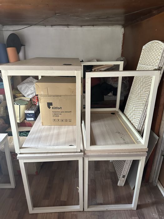 Продам столы люстра