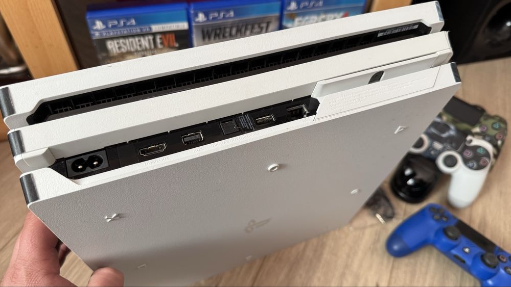 PS4 Pro 1TB White / Плейстейшън 4 Про бял