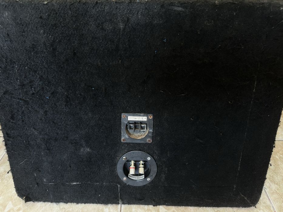 Subwoofer JBL GTO1204BP DEFECT