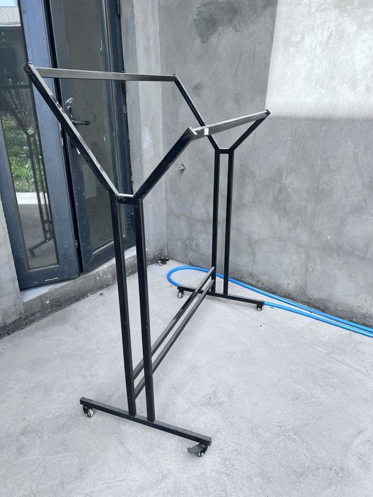 Кийим дукон учун маникен ва стол темир вешелкалар