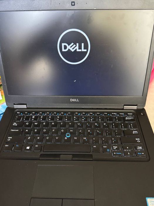 Dell 256 SSD 8 GB OZU Intel Core i5 8 pokolenie