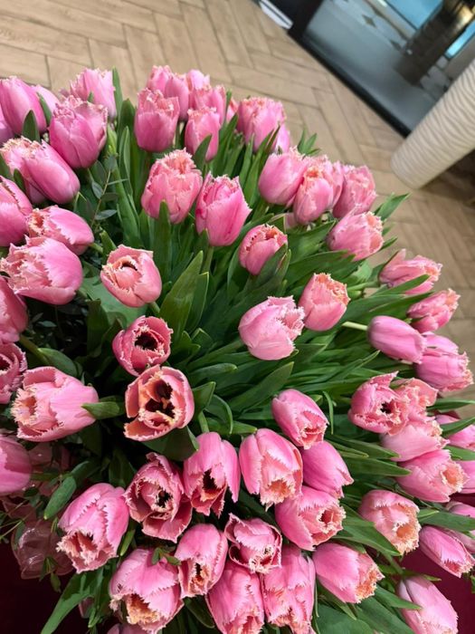 Свежий букет из 201 тюльпан