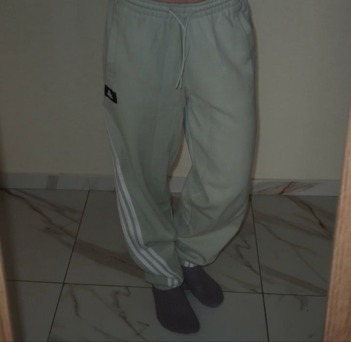 Чисто нова Adidas долница