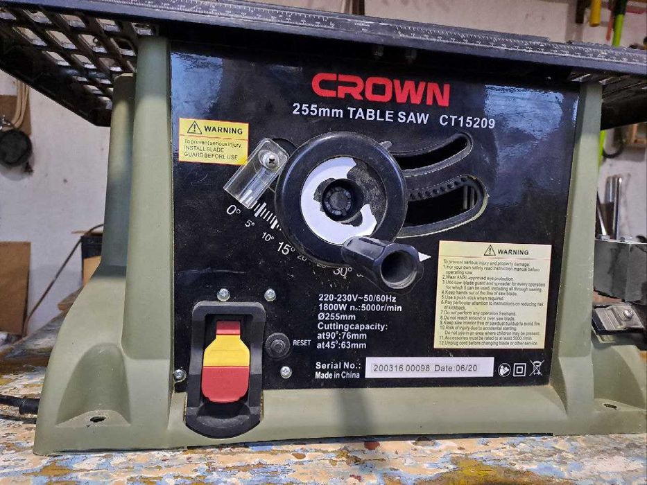 циркулярная пила CROWN 255 mm CT 15209