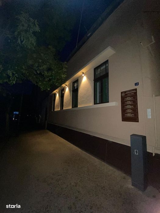 Sediu profesional ultracentral + mansardă | parcare | 218 mp
