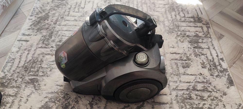 Пылесос Артель  ARTEL CYCLONE 2000 в хорошем состоянии 
MOLH