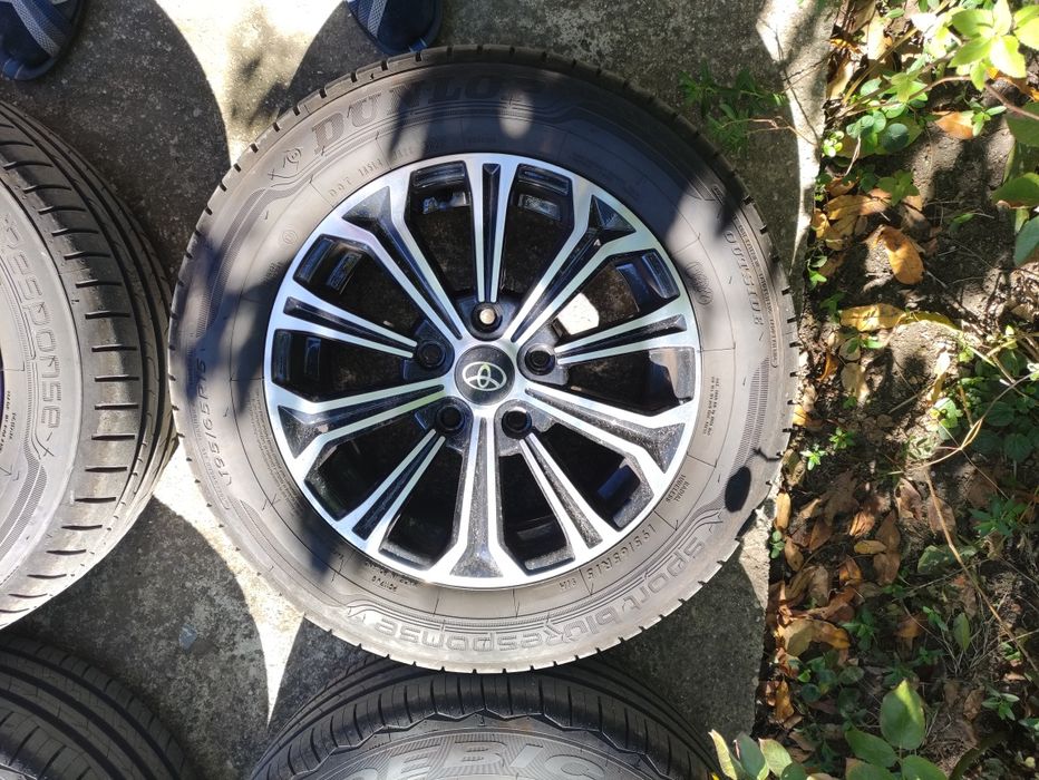 Set 4 jenti aliaiaj pe 15 echipate cu anvelope de vară 195/65/15