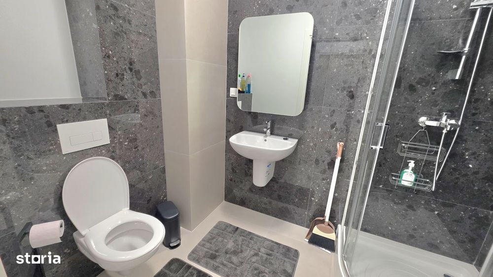 Apartament 1 camera/ Prima închiriere 300 euro + 30 euro parcare.