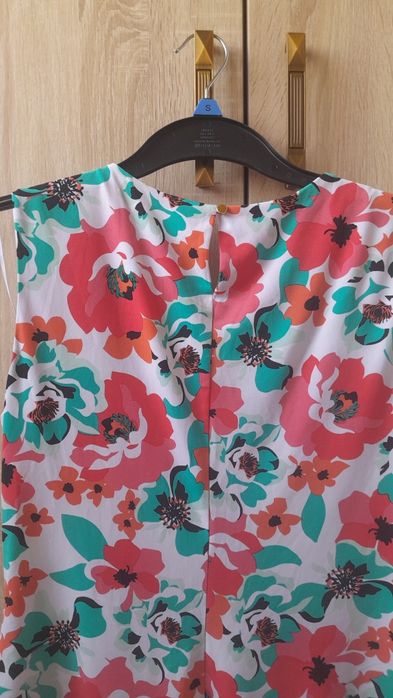 Женские блузки из качественного полиэстера и спандекса, размер 46.