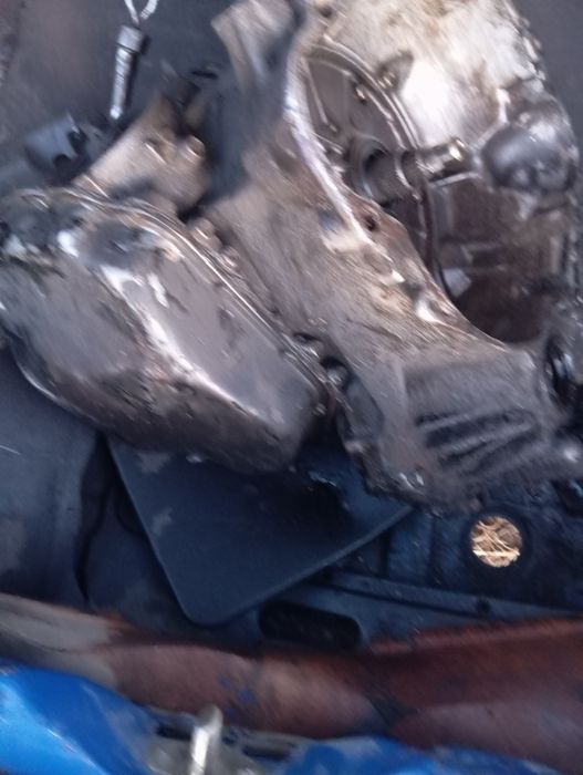 Продам двигатель v6 с коробкой передач