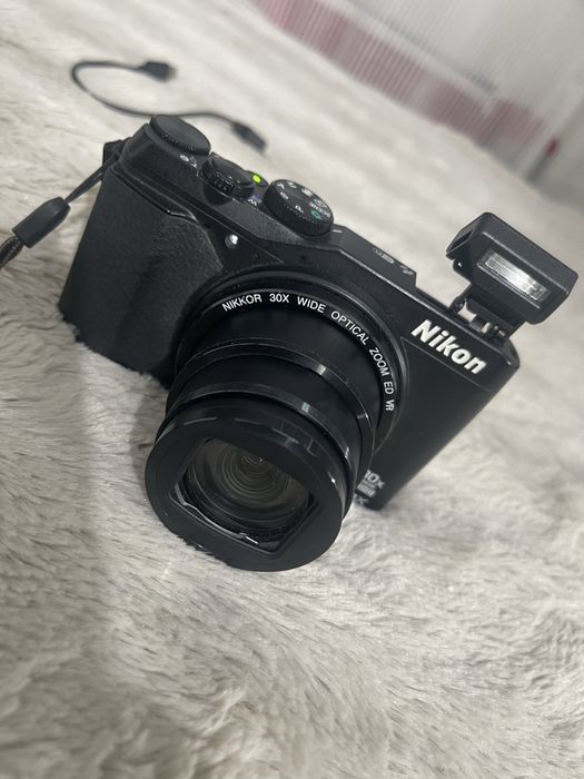 Aparat foto NIKON , 30xZOOM . Stare foarte buna, functioneazs perfect.