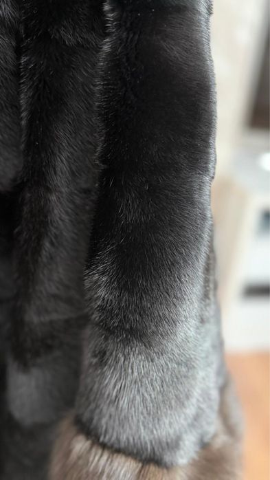 Продам норковую шубу