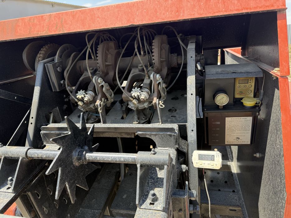 Пресс- подборщик 9YF-2200