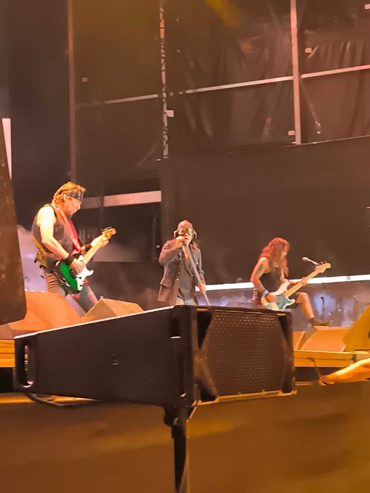 Продавам перца от концерта на IRON MAIDEN