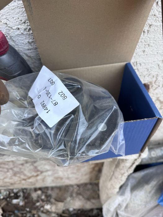 Продам амортизатор бмв е38 перед левый новый и чашка