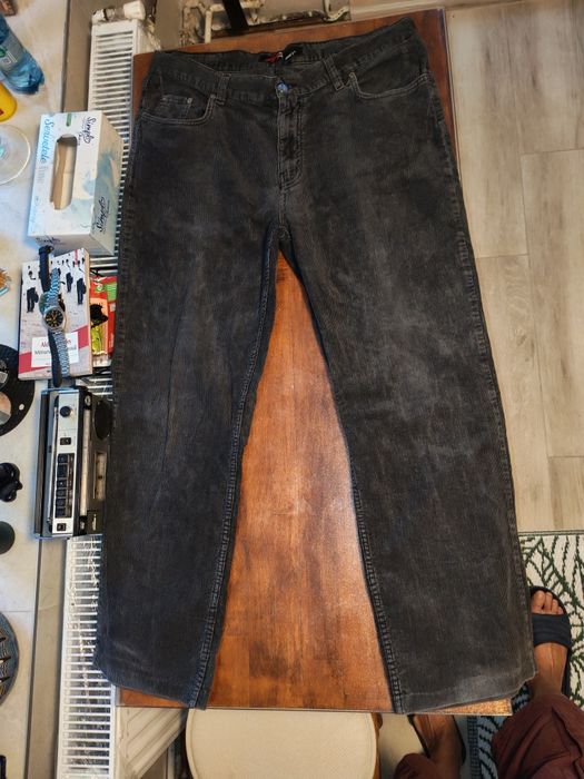 Pantaloni gri închis pt bărbați 35 lei