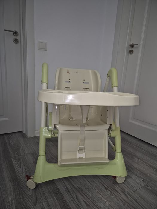 Vând scaun de mâncare bebe