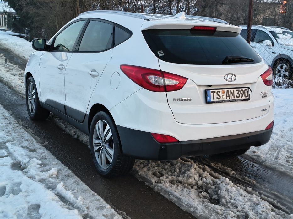 Vand schimb Hyundai IX35 2.0 crdi 4*4  2014 184 cai Euro 5