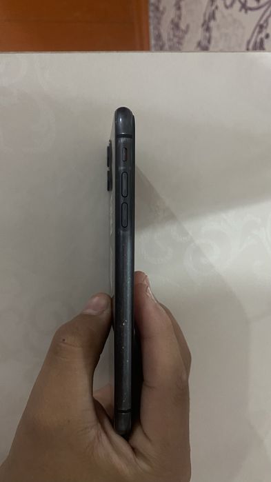 iPhone 11 почти новый